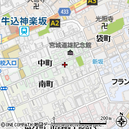 東京都新宿区中町10周辺の地図