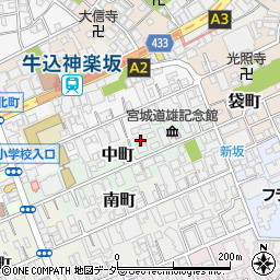 東京都新宿区中町32周辺の地図