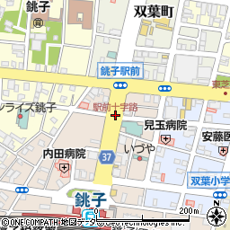 駅前十字路周辺の地図