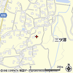 山梨県韮崎市穂坂町三ツ澤2795-5周辺の地図