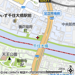 東京都足立区千住橋戸町31周辺の地図