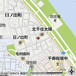 東京都足立区日ノ出町18周辺の地図
