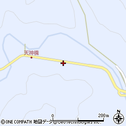 埼玉県飯能市中藤下郷438周辺の地図