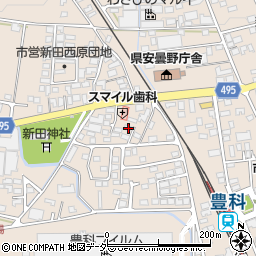 長野県安曇野市豊科新田4985-9周辺の地図