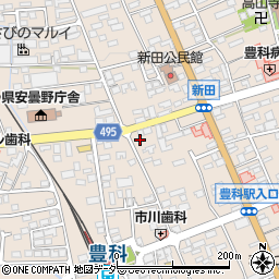 長野県安曇野市豊科新田5955-2周辺の地図