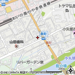 富山県小矢部市泉町周辺の地図