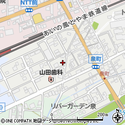 富山県小矢部市泉町8-15周辺の地図