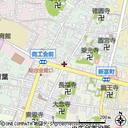 富山県小矢部市中央町3-17周辺の地図