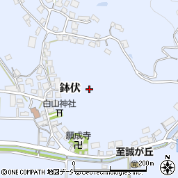 石川県かほく市鉢伏ワ周辺の地図