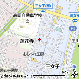 富山県高岡市三女子138-4周辺の地図