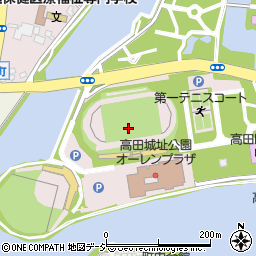 上越市高田城址公園陸上競技場周辺の地図