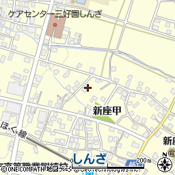 新潟県十日町市新座甲527周辺の地図