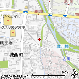 福島県会津若松市城西町2-22周辺の地図