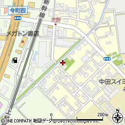 新潟県見附市芝野町21-13周辺の地図
