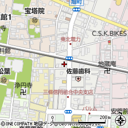鳥桂精肉店周辺の地図