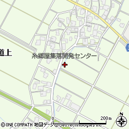 糸郷屋集落開発センター周辺の地図