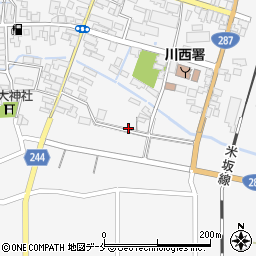 山形県東置賜郡川西町上小松1798周辺の地図