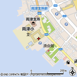 市立両津小学校周辺の地図