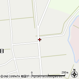 山形県鶴岡市羽黒町狩谷野目村東77周辺の地図