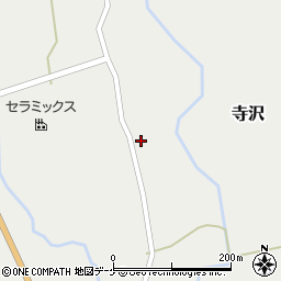 秋田県湯沢市寺沢田中64周辺の地図