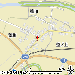 秋田県湯沢市上院内荒町30-1周辺の地図