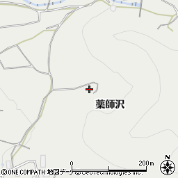 秋田県湯沢市相川（薬師沢）周辺の地図