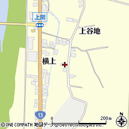 秋田県湯沢市上関上谷地周辺の地図