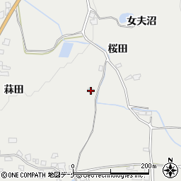 秋田県湯沢市三梨町桜田105周辺の地図