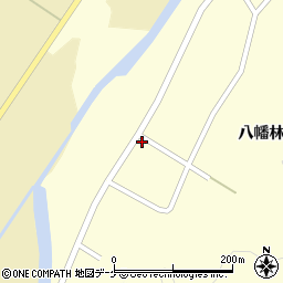 秋田県湯沢市松岡八幡林77周辺の地図