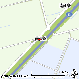 秋田県湯沢市岩崎南５条周辺の地図