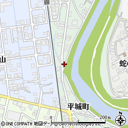 秋田県横手市平城町11-8周辺の地図