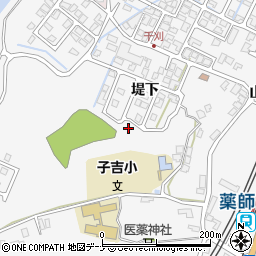 秋田県由利本荘市薬師堂深持周辺の地図
