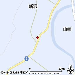秋田県由利本荘市新沢小坂8周辺の地図