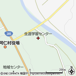 上小阿仁村役場　教育委員会周辺の地図