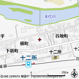 秋田県大館市十二所谷地町12-1周辺の地図