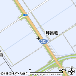 秋田県鹿角市花輪坪呂毛周辺の地図