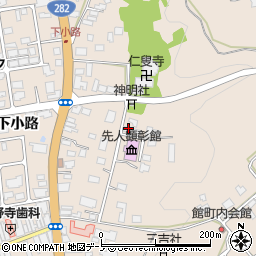 秋田県鹿角市十和田毛馬内柏崎2-3周辺の地図