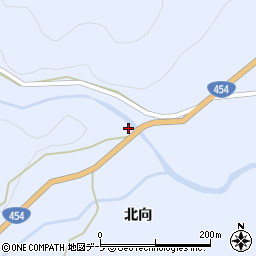 青森県三戸郡新郷村戸来北向42-1周辺の地図