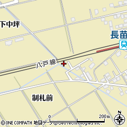 青森県八戸市長苗代制札前18-2周辺の地図