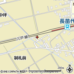 青森県八戸市長苗代制札前18-3周辺の地図