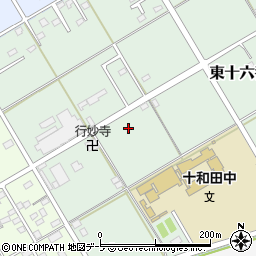 青森県十和田市東十六番町17周辺の地図