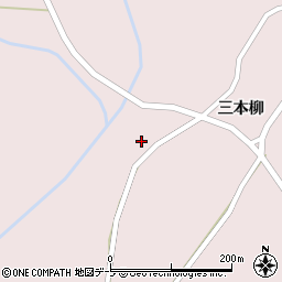 青森県弘前市百沢三本柳111-1周辺の地図