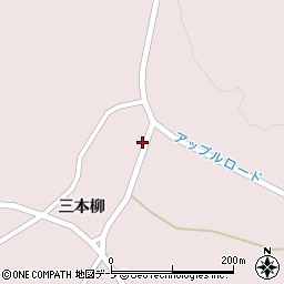 青森県弘前市百沢三本柳145周辺の地図