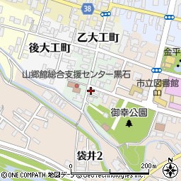 青森県黒石市甲大工町7周辺の地図
