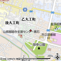 青森県黒石市甲大工町11-1周辺の地図
