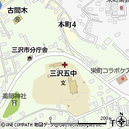 青森県三沢市古間木山141周辺の地図
