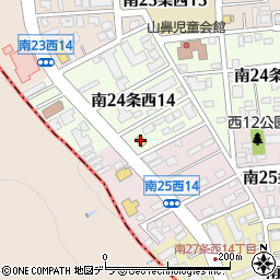 ファミリーマート札幌南２４条西１４丁目店周辺の地図