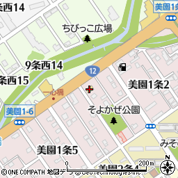 ファミリーマート岩見沢美園１条店周辺の地図