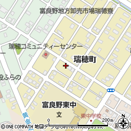 北海道富良野市瑞穂町2-53周辺の地図