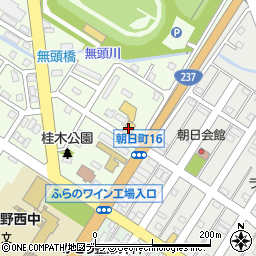 旭川日産自動車富良野店周辺の地図
